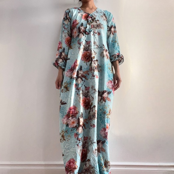 BLUE FLORAL DRESS!! - Picture 3 of 6